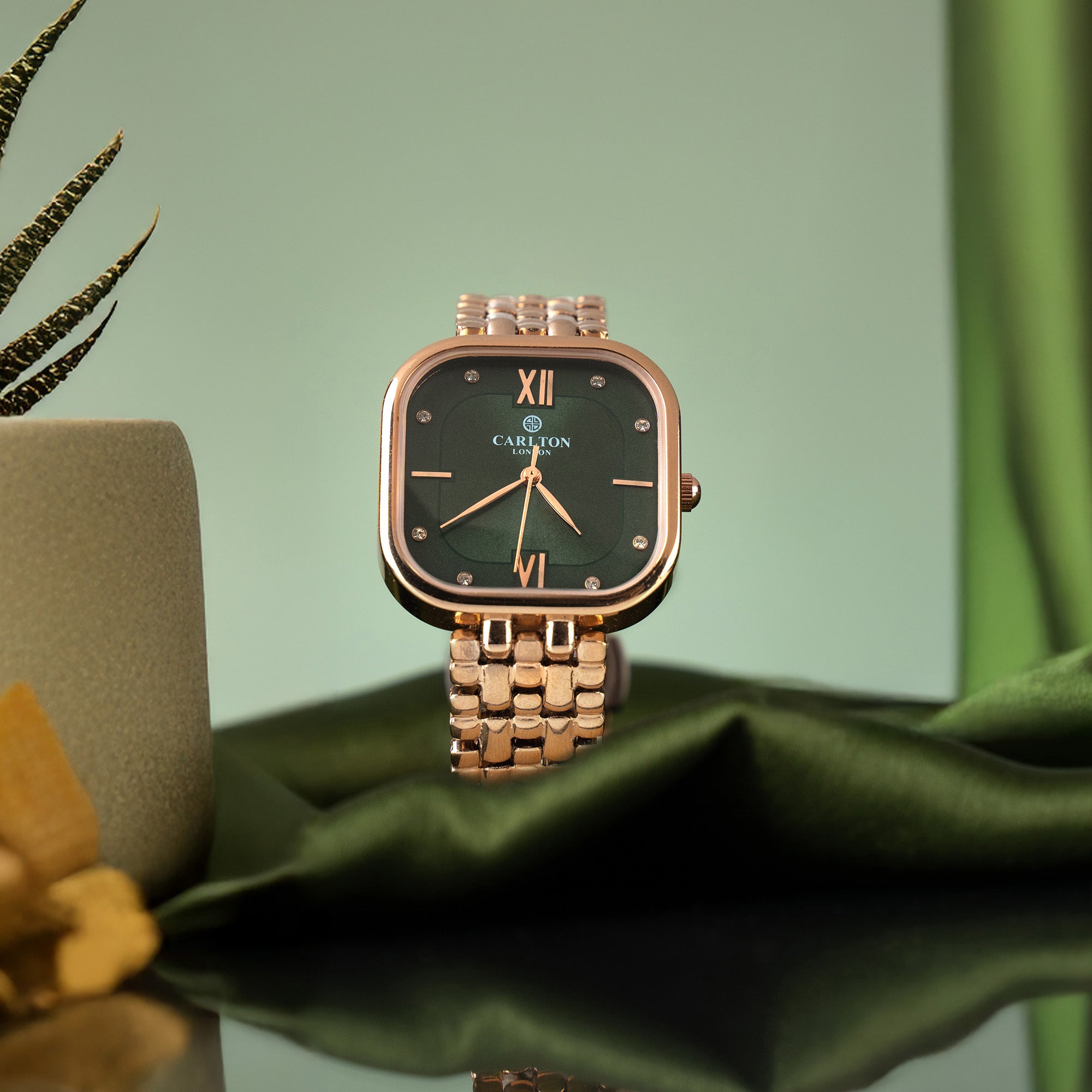 Chelsea: Women Green/ Rose Gold Analog Watch