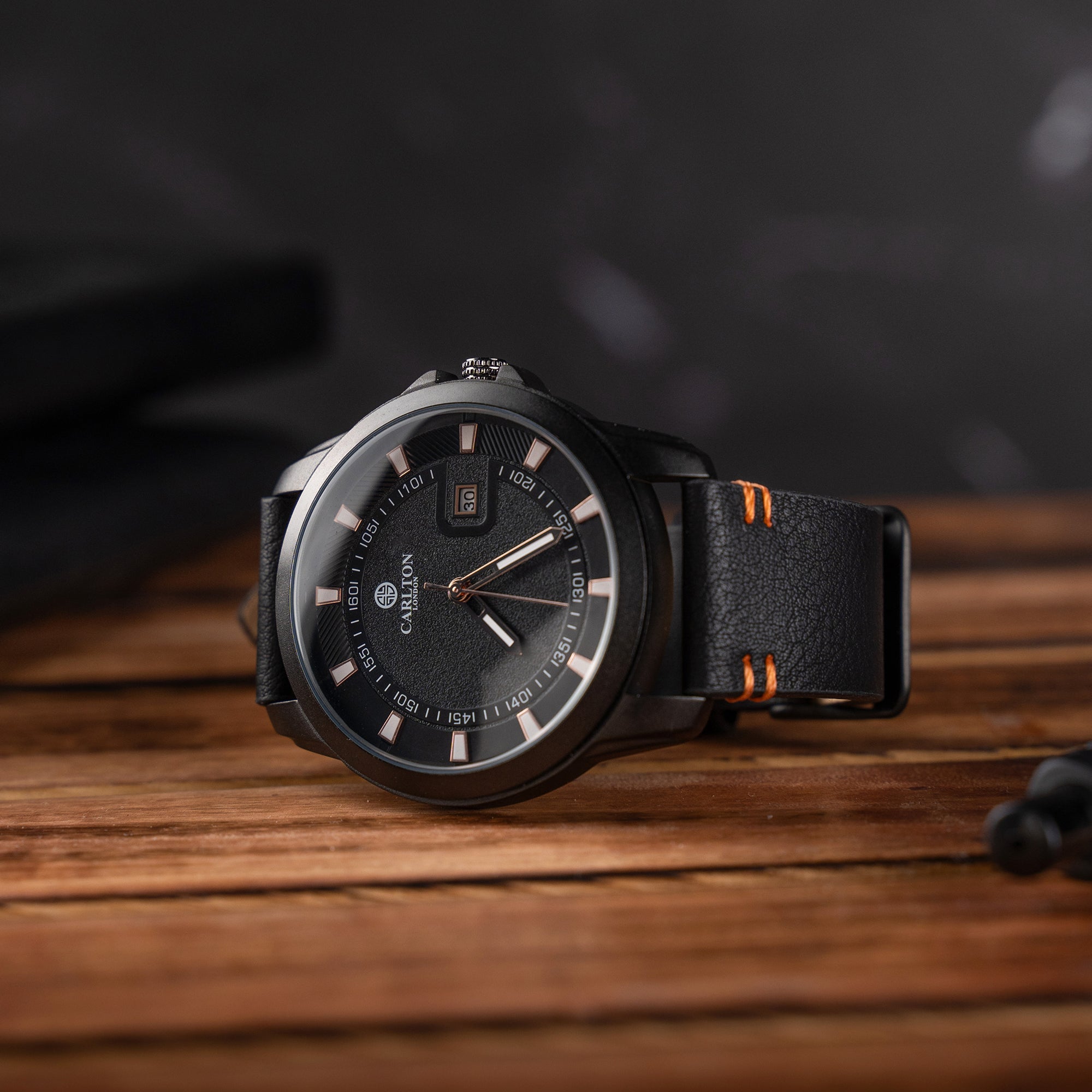 Duke Men Grey Dial Leather Analog Watch