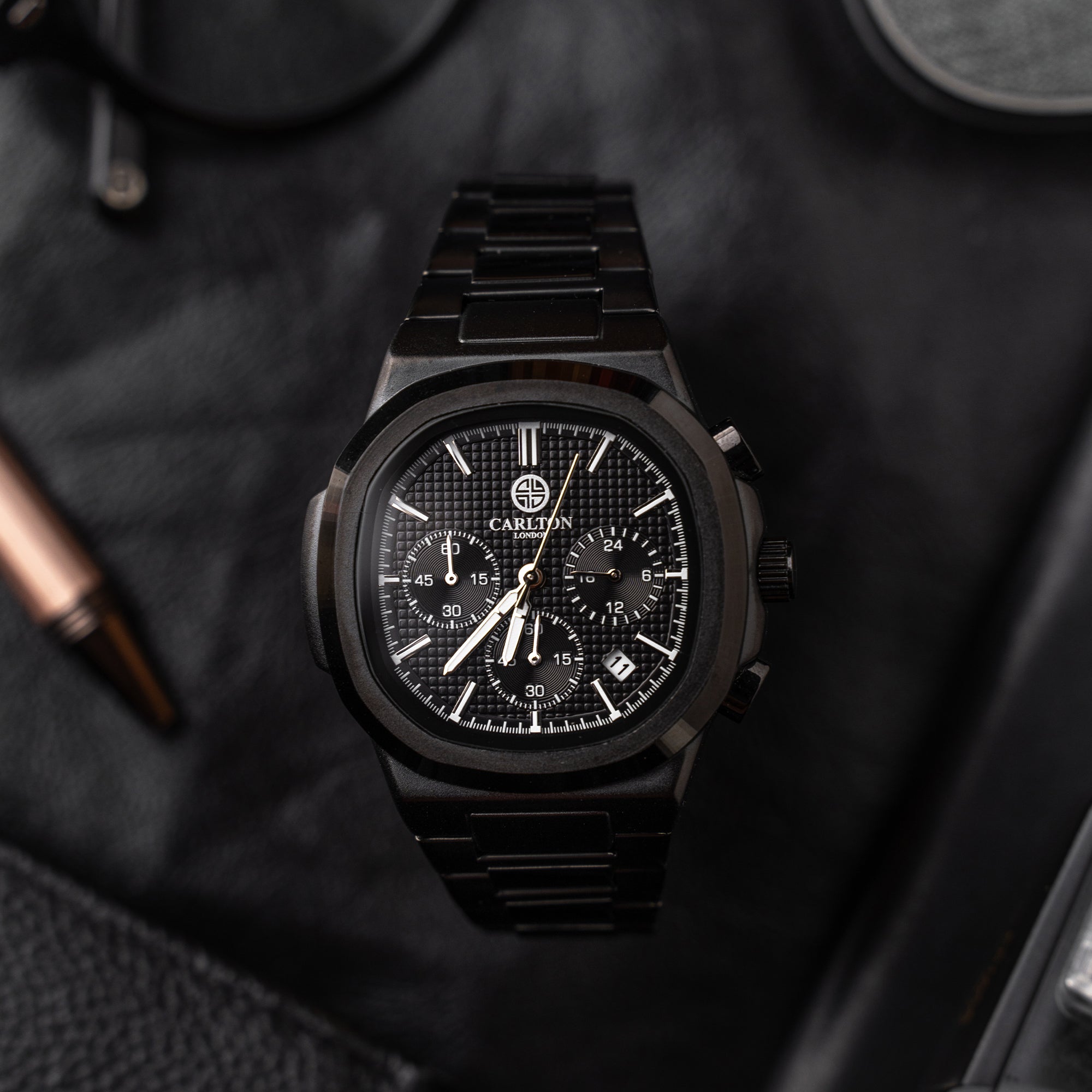 Parker: Men's All-Black Analog Watch - CLSDBLKM