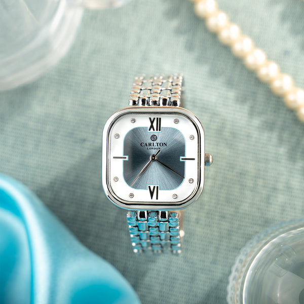 Chelsea: Women Silver Stainless Steel Analog Watch