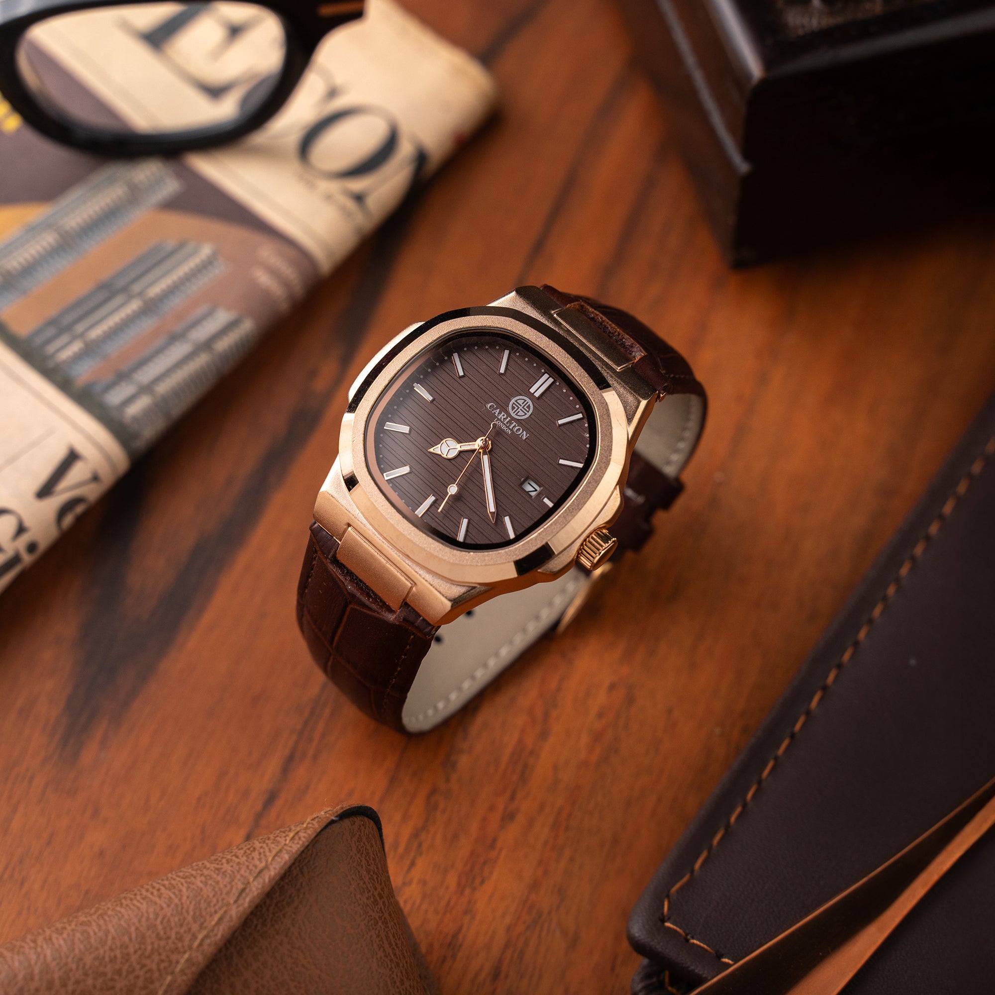 Jordan: Mens Brown Leather Analog Watch