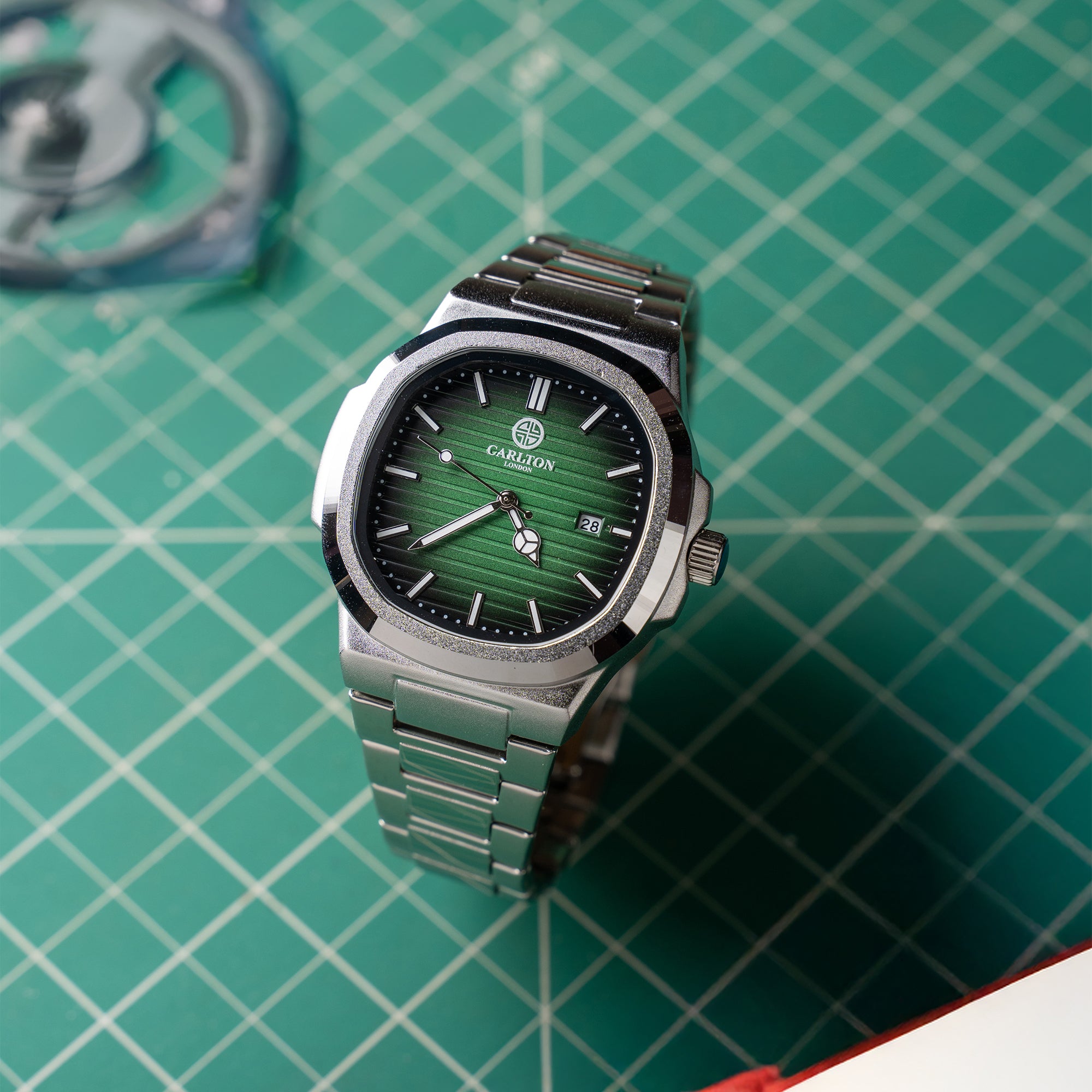 Arthur: Men's Green/Silver Stainless Steel Analog Watch - CLSGRNNM