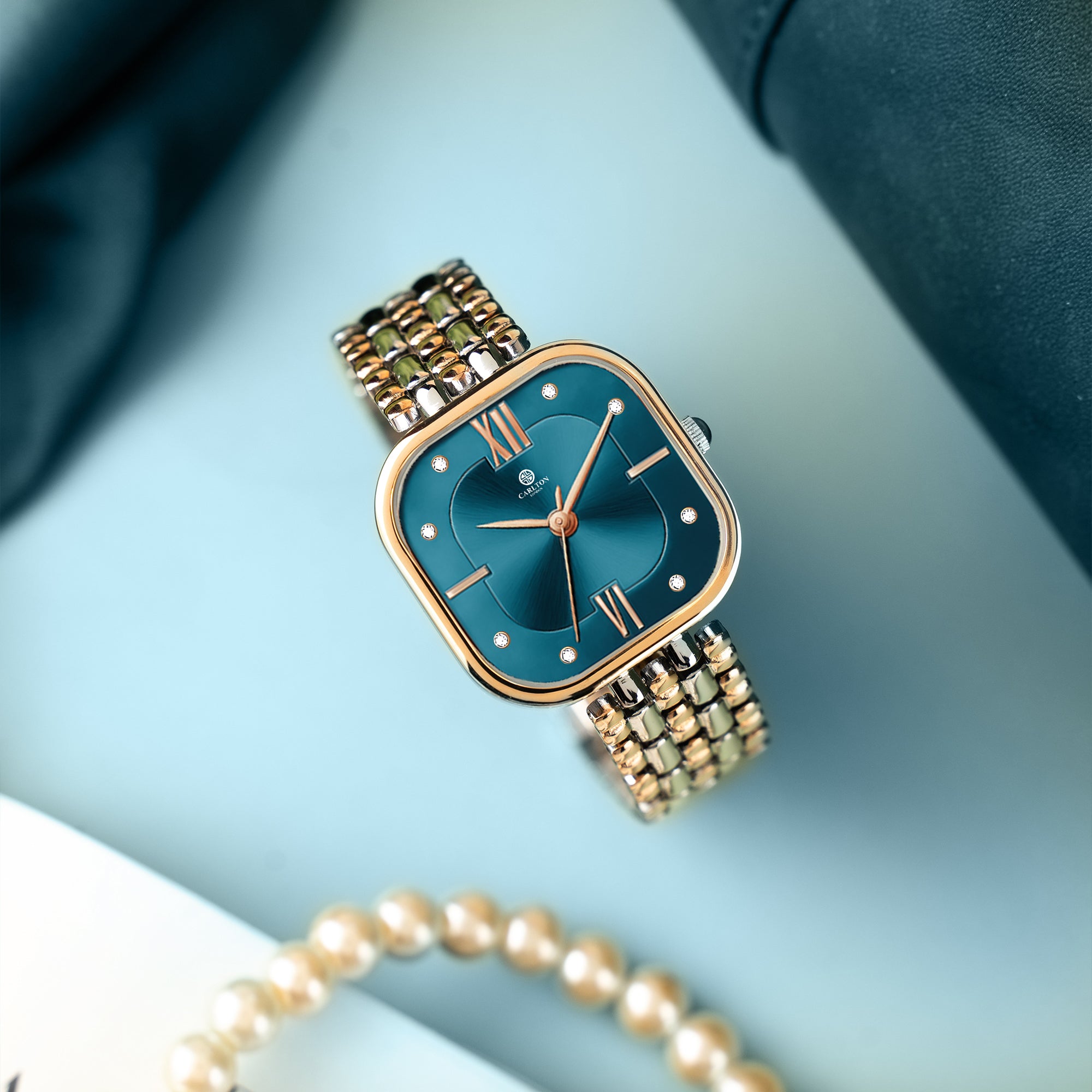 Chelsea: Women Turquoise Dial Stainless Steel Watch