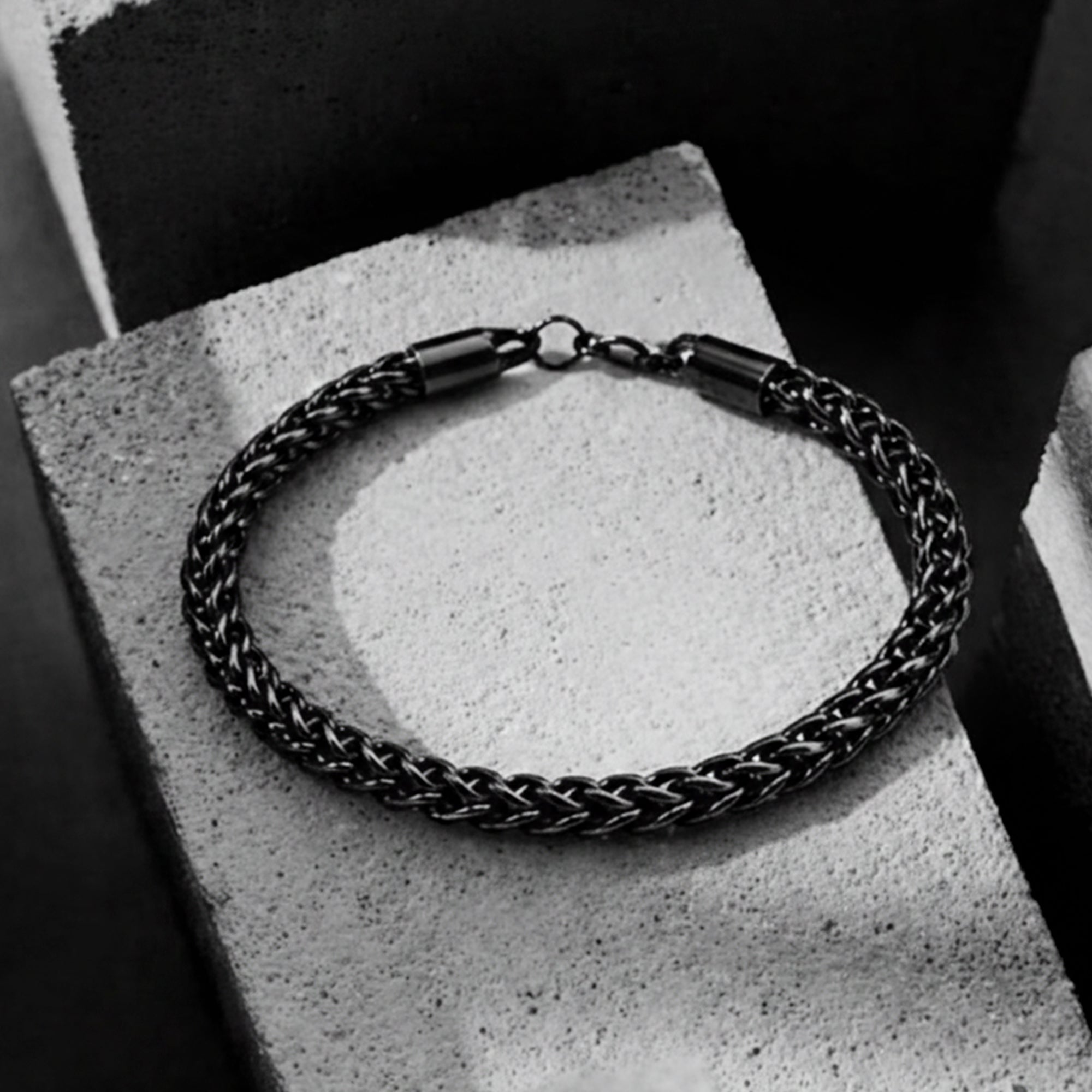 Carlton London Men's Rhodium-Plated Silver-Toned Stainless Steel Bracelet CLJW-42