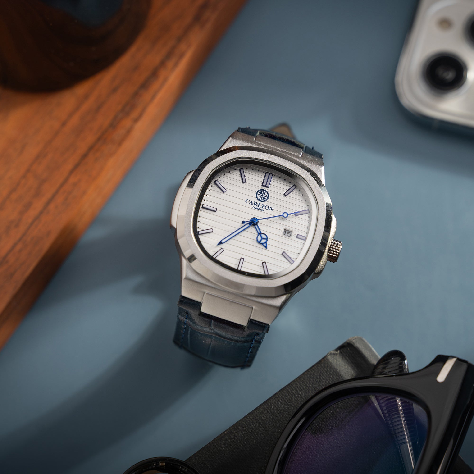 Carlton London Men Jordan White/Blue Analog Watch - CLJOR-005